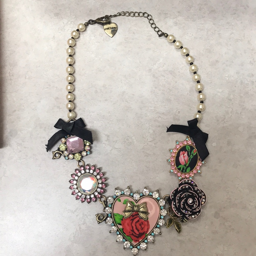 Betsy Johnson statement necklace
